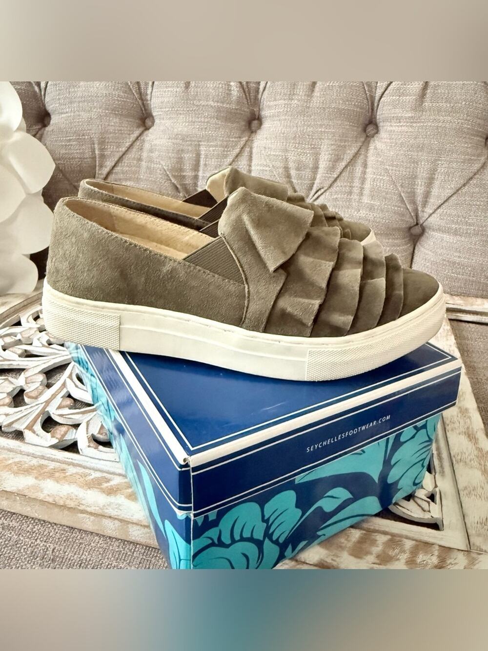 Seychelles Slid on Ruffled Olive Green Sneakers Shoes 7